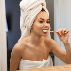 cepillado de dientes para el mal aliento